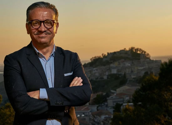 DALLA SCUOLA ALLA POLITICA | Antonio Barone, candidato del M5s, è docente di Lettere. Foto n. 2